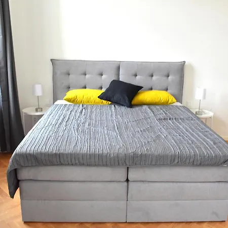 Luxury Ip Pavlova Апартаменты